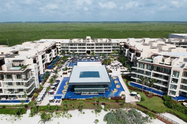 group plus hotel Hideaway At Royalton Riviera Cancun 01